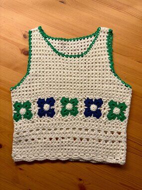 Commense Floral Crochet Sweater Vest - Size Small